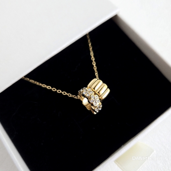 Gold Floral Bead Charm Necklace - Picture 2 of 9